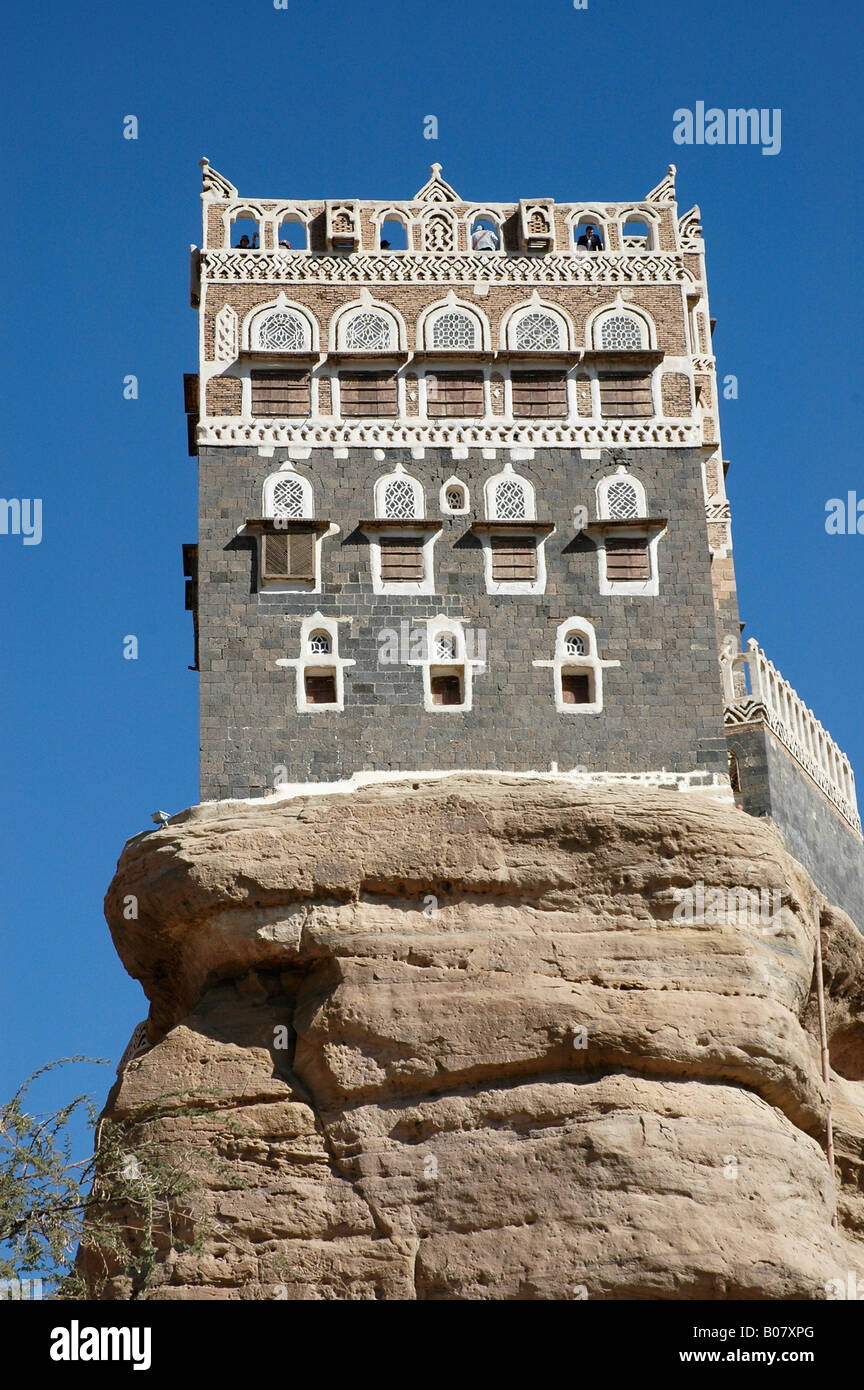 Jemens Rock Palace, Dar-al-Hajar, Wadi Dahr, Sommerfrische für einen Imam der 1930er Jahre, ist ein Museum und ein beliebtes Touristenziel Stockfoto