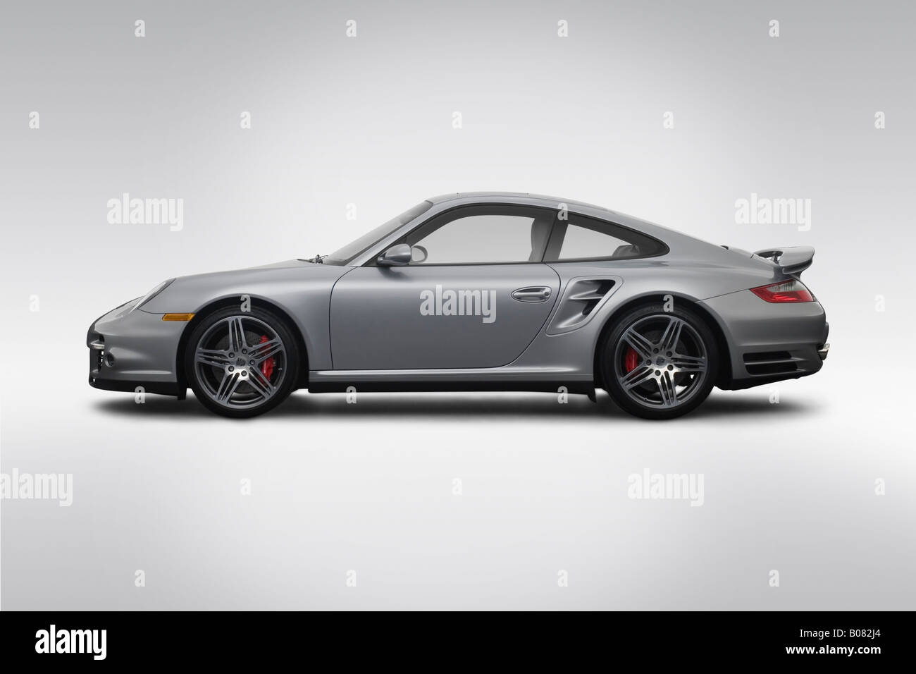 2008 Porsche 911 Turbo In Silber Treiber Seitenprofil Stockfotografie Alamy