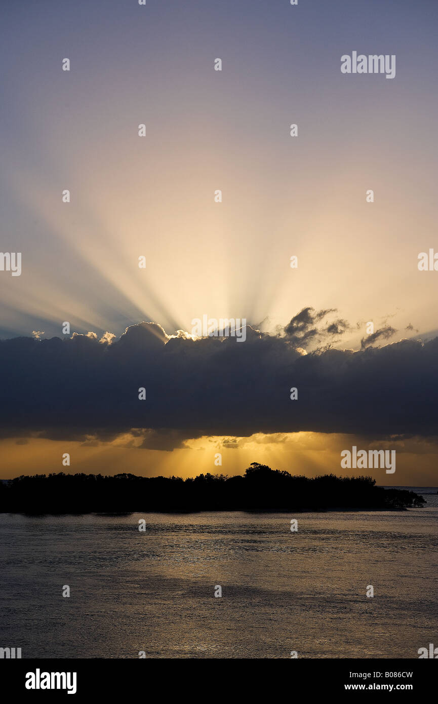 Die ersten Sonnenstrahlen Stockfoto