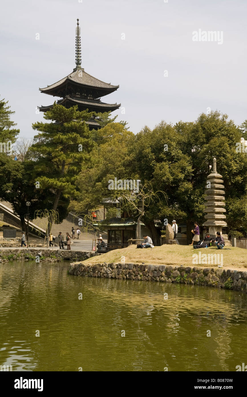 Japan Nara fünfstöckige Pagode & Sarusawa Teich Stockfoto