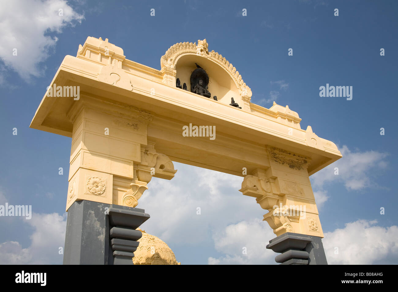 Bogen Sie am Eingang zum Sri Adhi Sankarar Tempel, Kanyakumari, Tamil Nadu, Indien Stockfoto