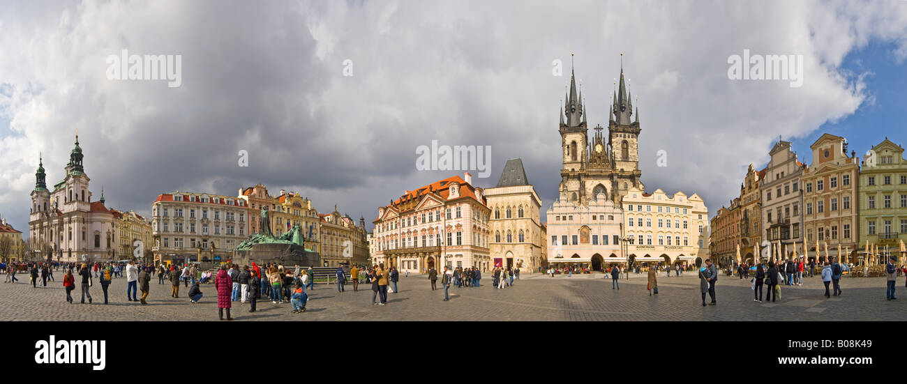 6 Bild Panorama Stitch Blick auf dem Altstädter Ring in Prag. Stockfoto