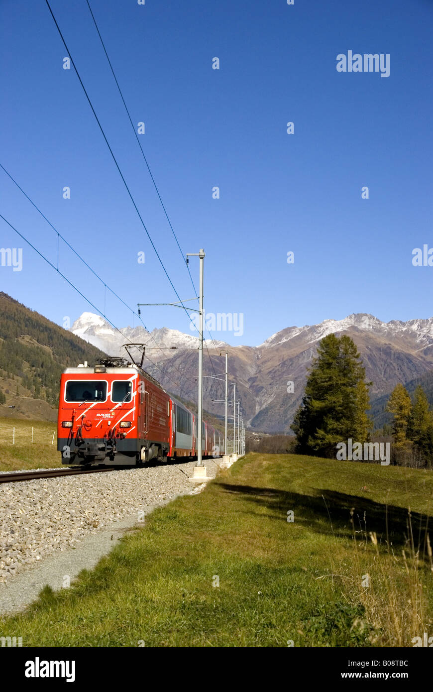 Glacier-Express in der Nähe von Goms und Galenstock, Schweiz, Wallis Stockfoto