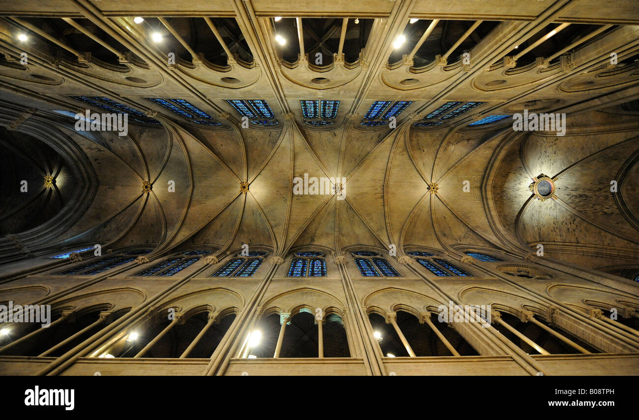 Europa innenansicht kuppel kreuz Stockfotos und -bilder Kaufen - Alamy