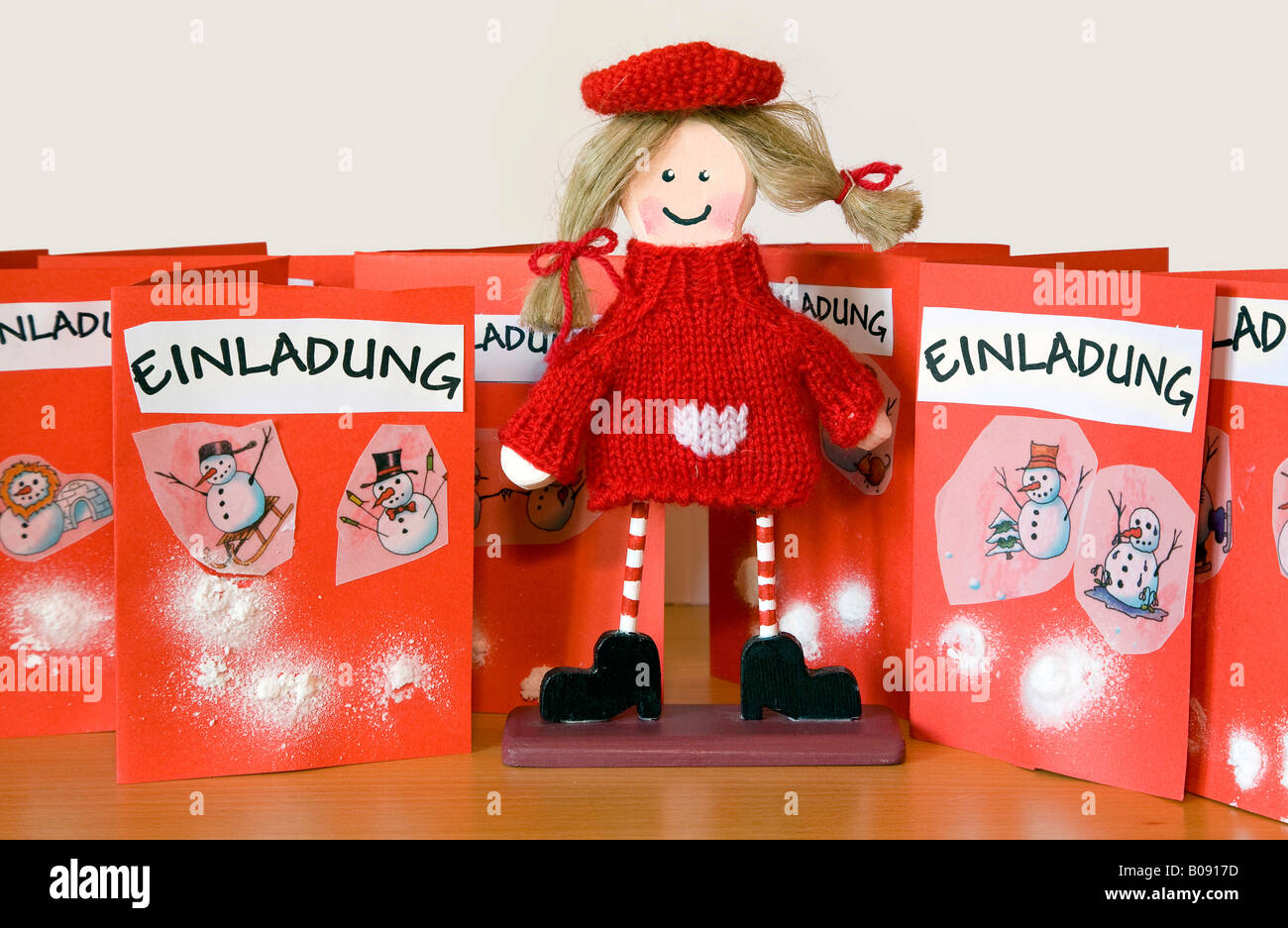 Einladungen für den Kindergeburtstag feiern Stockfoto