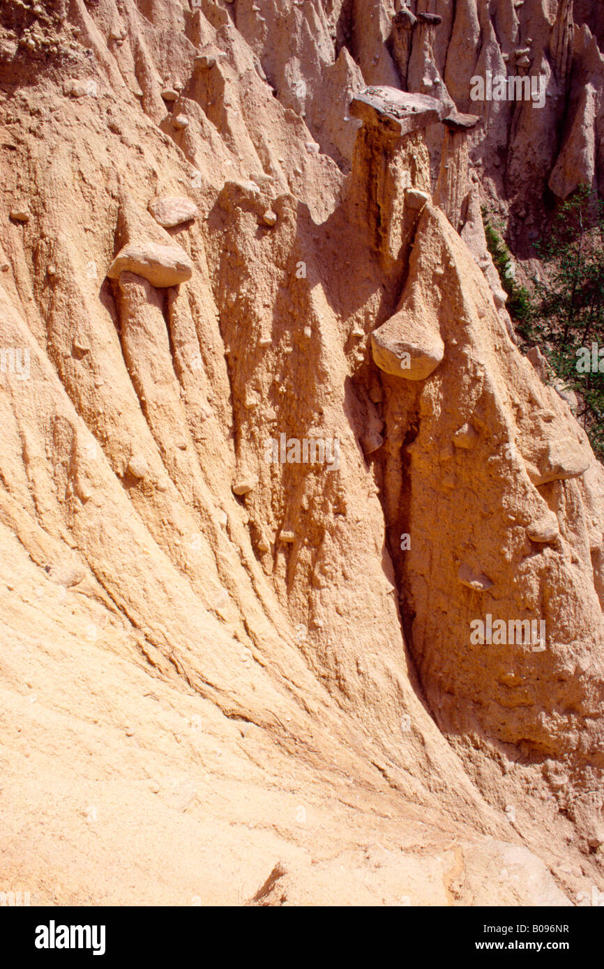 Feenkamine, konischen Felsformationen in Percha, Pustertal, Bozen-Bozen, Italien Stockfoto