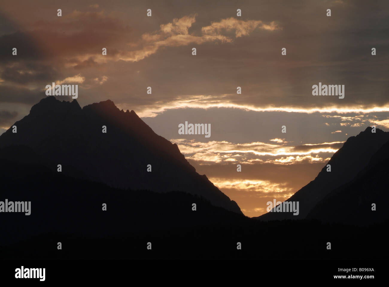 Mt. Bettelwurf und das Vomper Loch, Karwendel Range, Nord-Tirol, Österreich Stockfoto