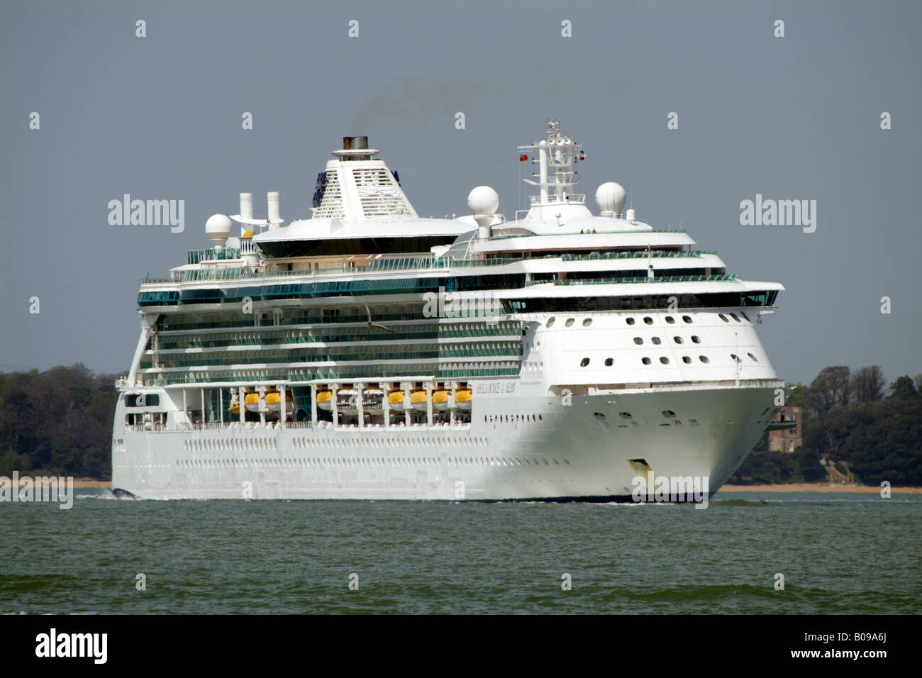 Brilliance of the Seas Kreuzfahrtschiff auf dem Solent England UK Stockfoto