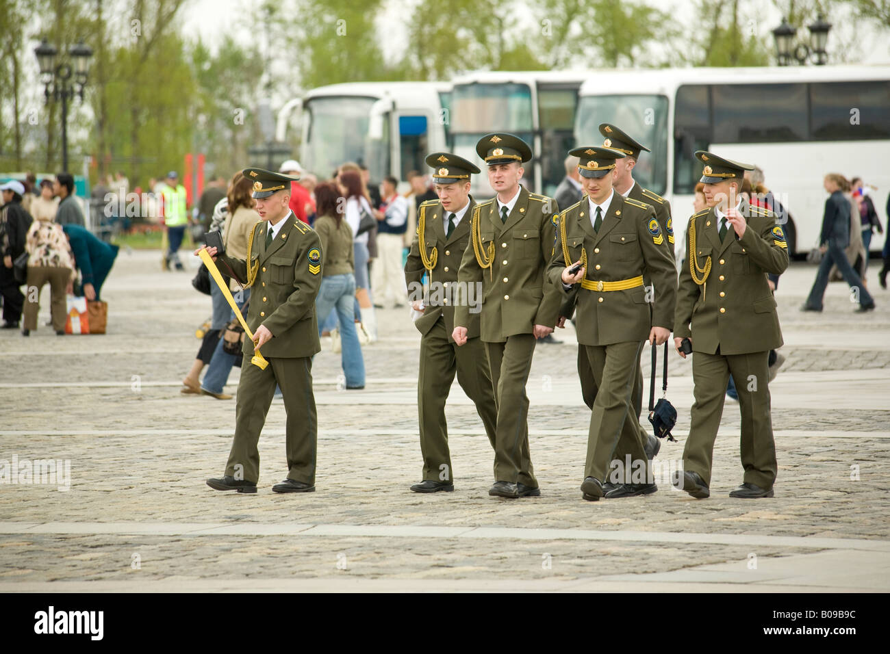 Junge rote Armeesoldaten am Tag des Sieges im Park des Sieges, Moskau, Russland, Russische Föderation Stockfoto