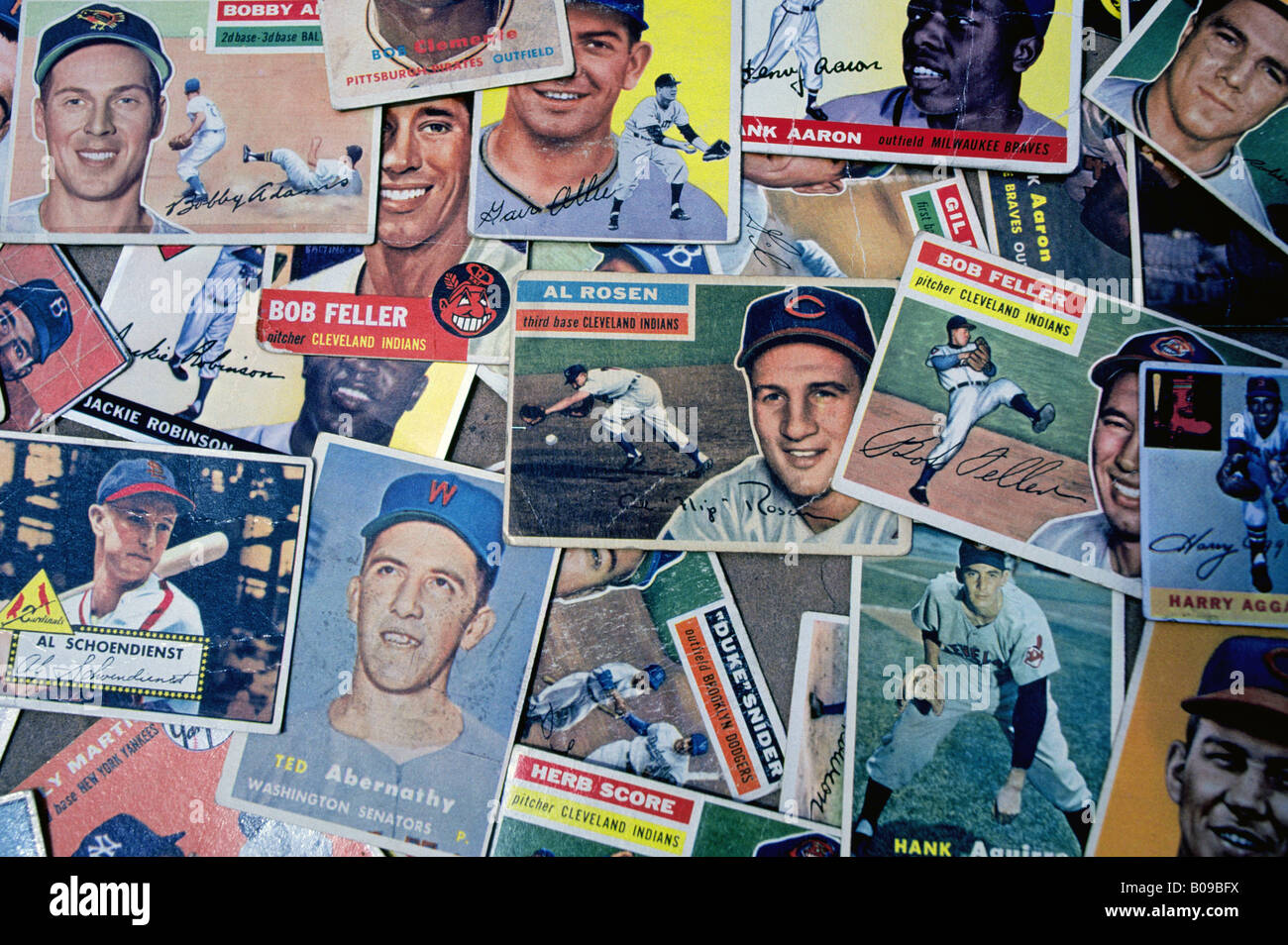 Eine Auswahl an Sammler American Baseball-Karten mit Jackie Robinson Al Schoendienst Bob Clemente Hank Aaron Stockfoto