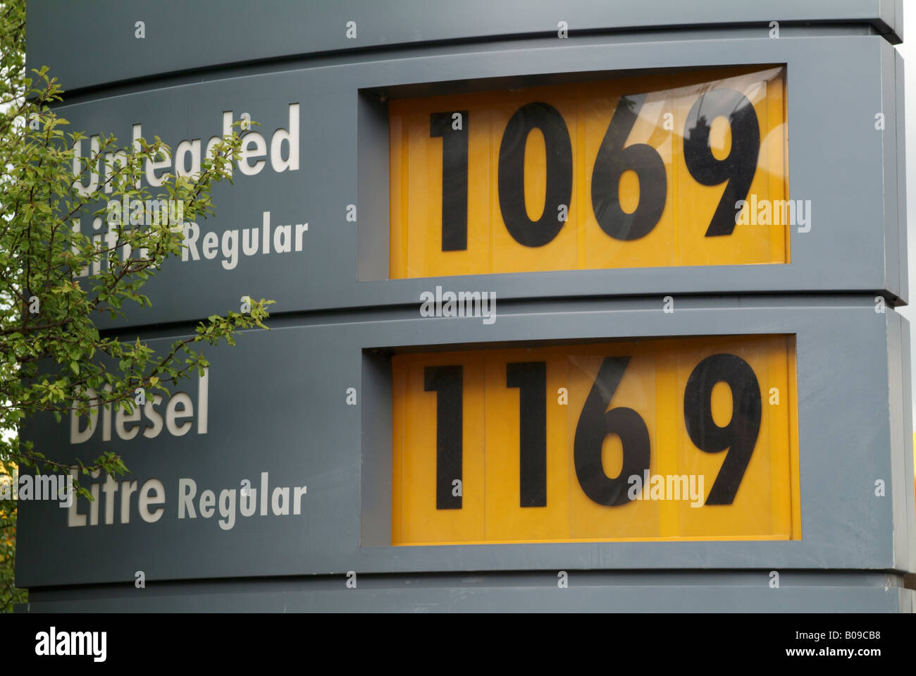 Die steigenden Kosten für Benzin und Diesel (April 2008) Stockfoto