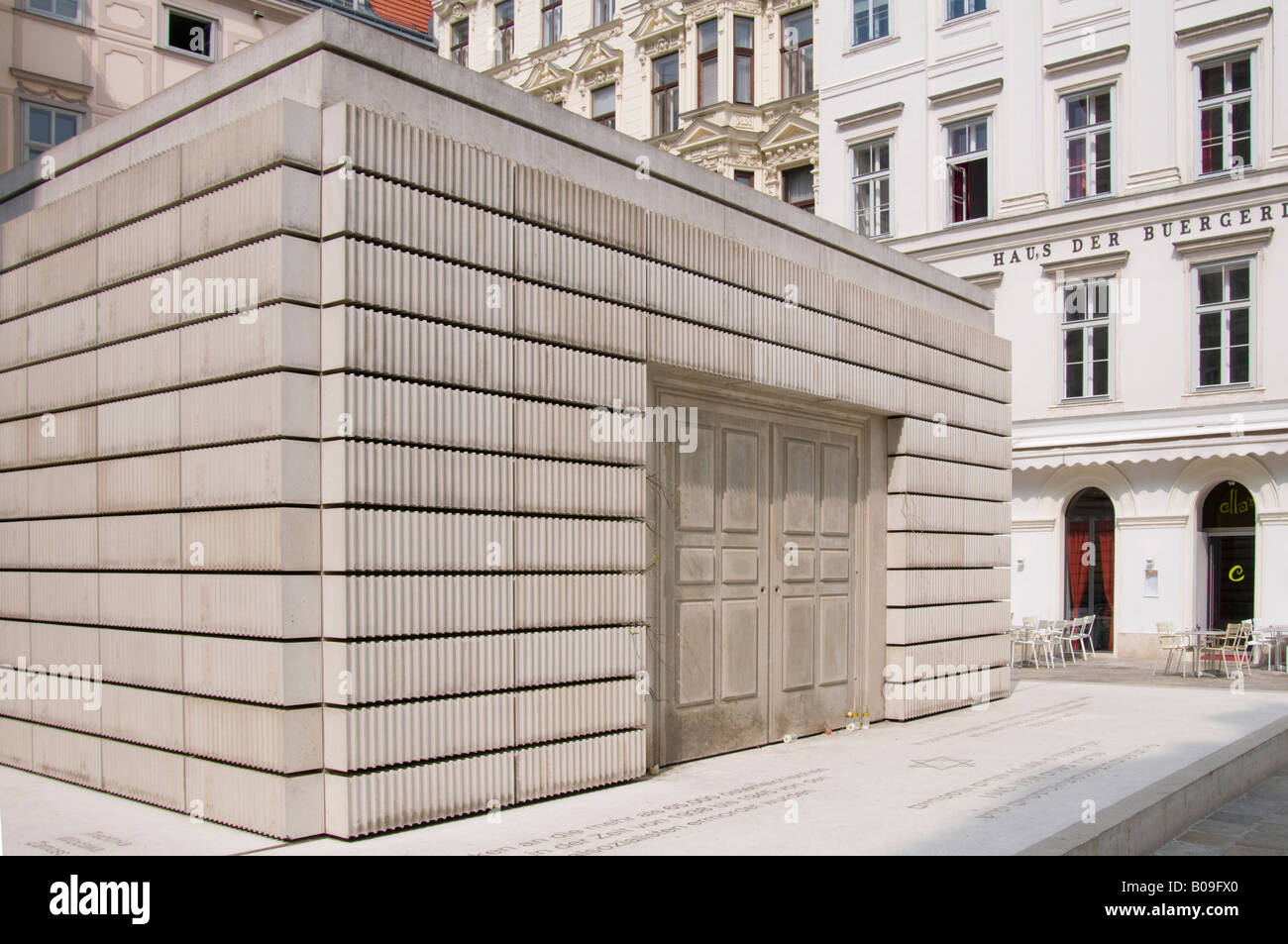 Wien, Österreich. Holocaust-Mahnmal "Der namenlose Bibliothek" von Rachel Whiteread in Judenplatz Stockfoto
