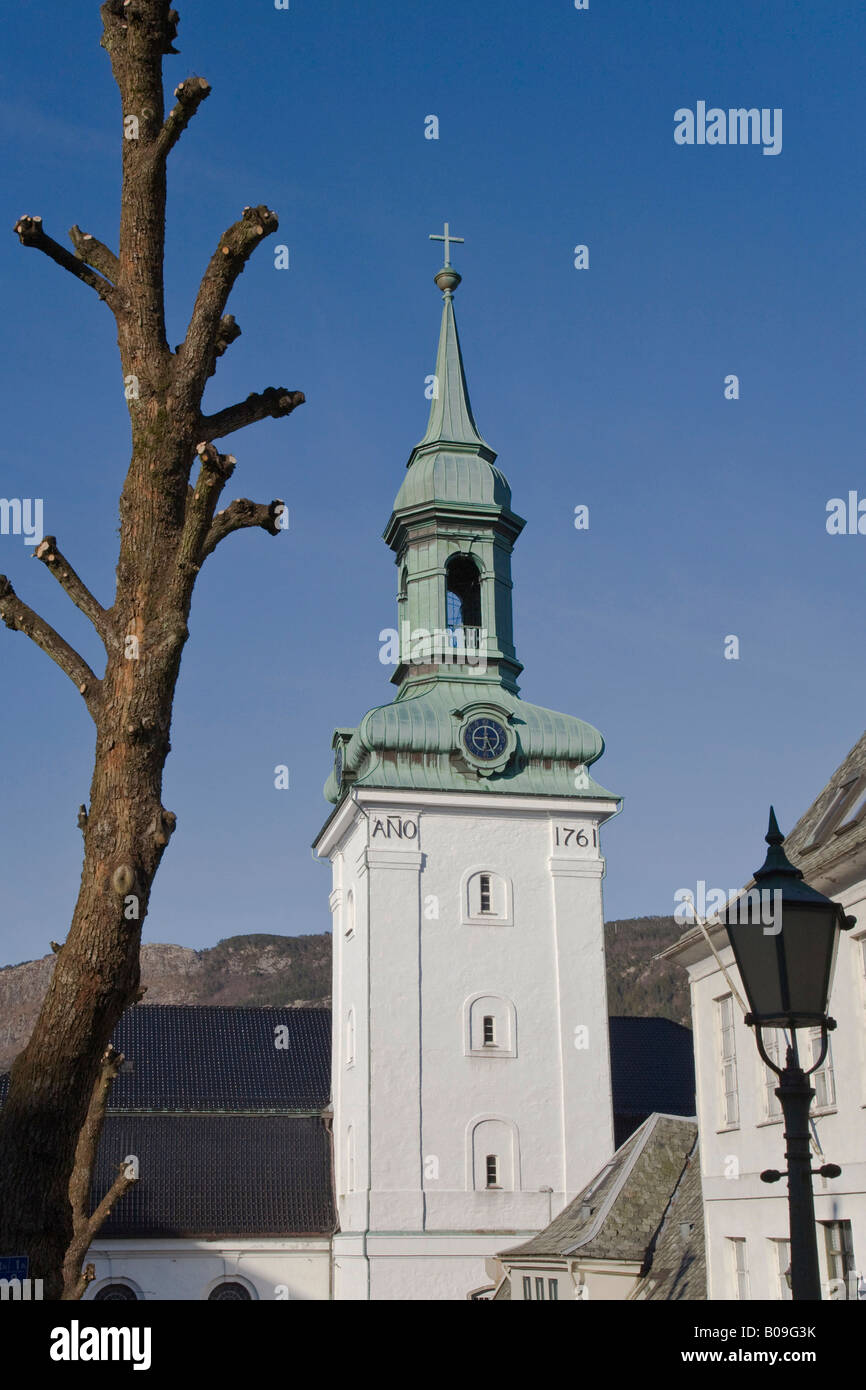 Nykirken weiße Steinkirche in Bergen, eine Stadt an der West Küste von Norwegen. Das Gebäude stammt aus dem Jahre 1764, umgebaut, obwohl seitdem. Stockfoto