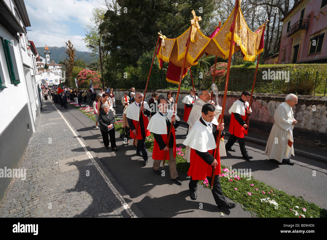 Die Procissao Senhor Dos Enfermos katholischen Prozession, in das Dorf Furnas. Insel Sao Miguel, Azoren, Portugal Stockfoto