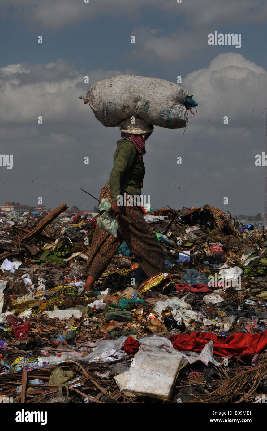 Stung Meanchey kommunaler Abfall Dump liegt im südlichen Phnom Penh, Plünderer arbeiten 24/7 Abholung Schrott Stockfoto