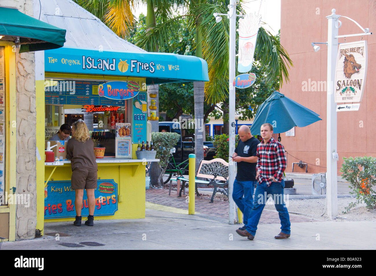 Fastfood-Restaurants und Straßenschilder in Key West Florida USA Stockfoto