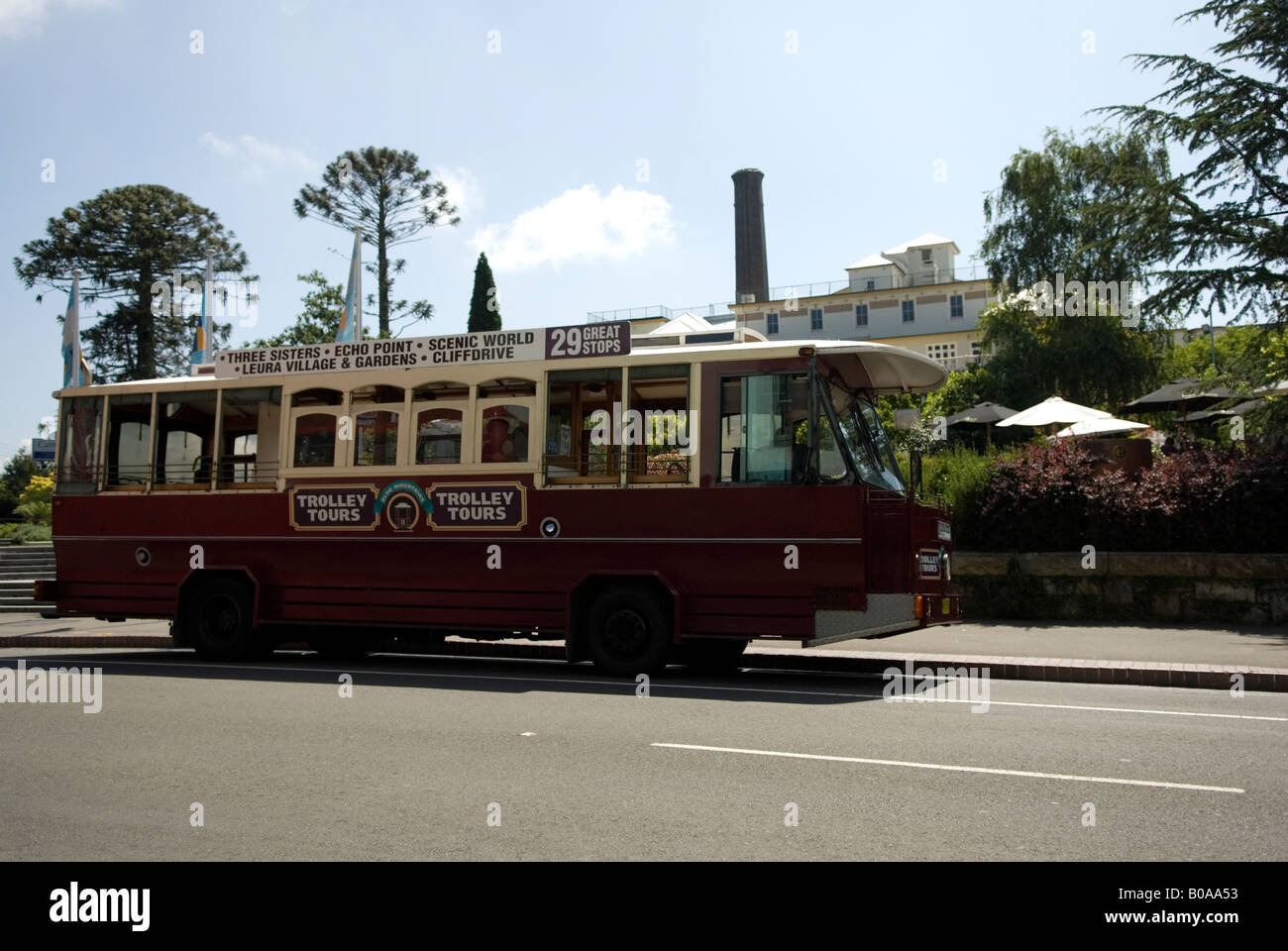 Die Blue Mountains Trolley Tour-Bus bietet einen bequeme Hop-on Hop-off-Service für die Besucher zu den Blue Mountains Stockfoto