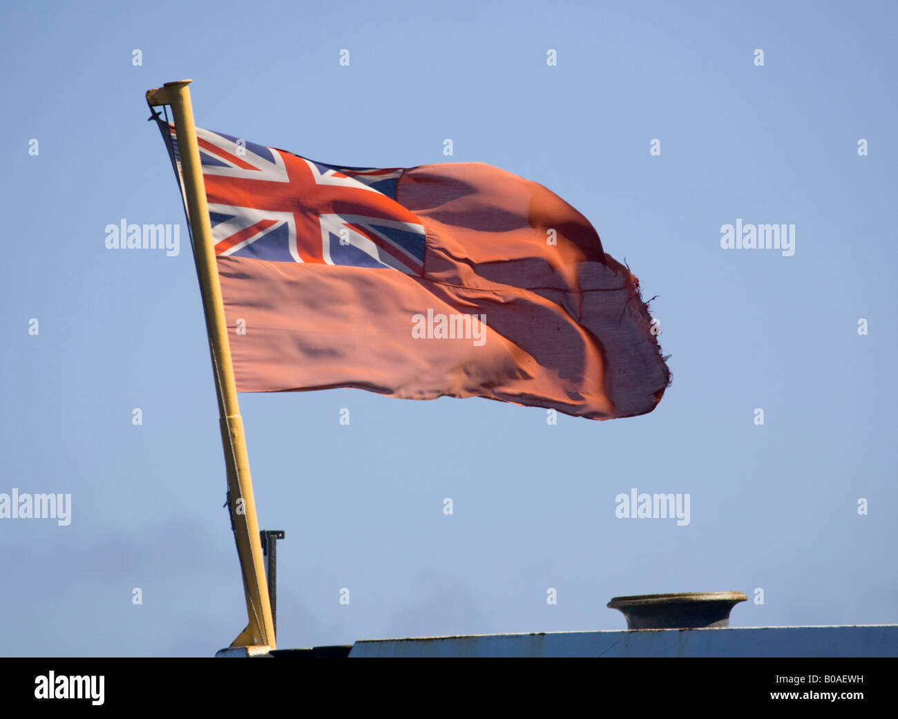 Schäbig oder ragged Red Ensign Fahne Stockfoto