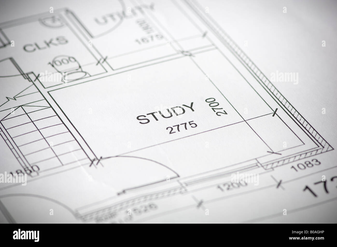 Nahaufnahme einer skalierten Zeichnung für eine Studie auf einem architektonischen Grundriss eines Wohngebäudes. Stockfoto