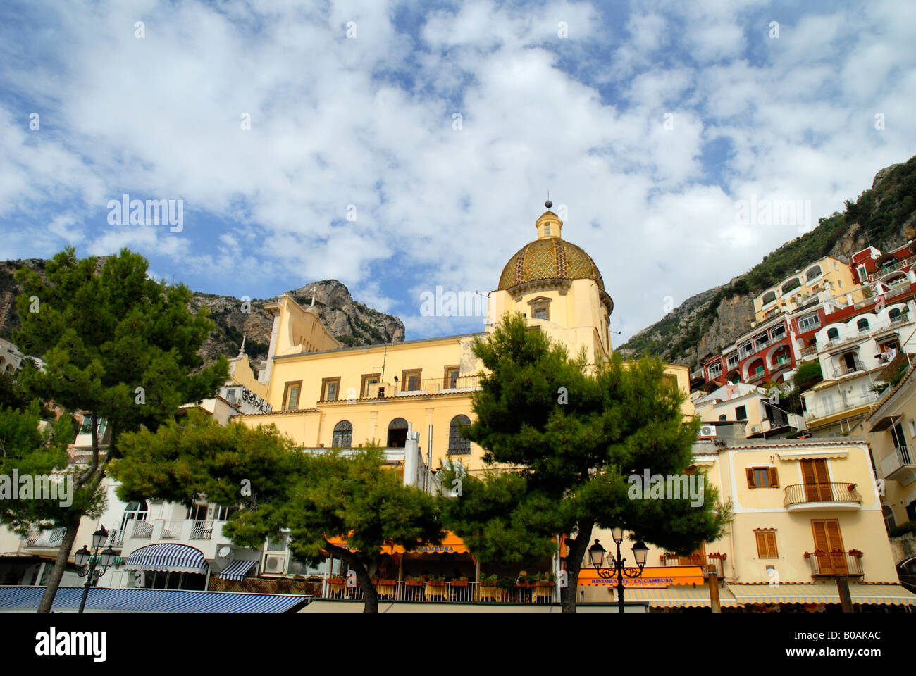 Santa Maria Assunta in Positano an der Amalfiküste in Campania, Italien Stockfoto
