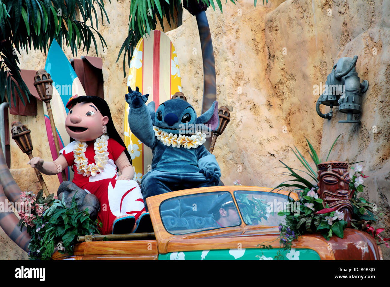 Lilo und Stitch Zeichen bei einer Parade in Disney Hollywood Studios Stockfoto