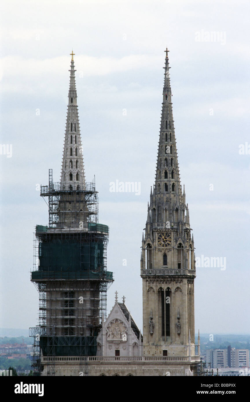 Türme der Kathedrale St. Stephen Zagreb Kroatien Stockfoto