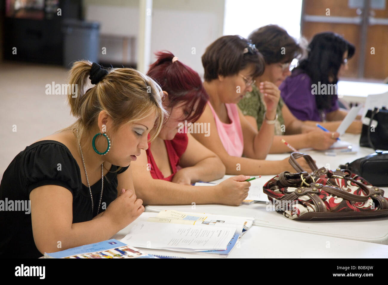 Englisch als zweite Sprache Klasse für MigrantInnen Stockfoto