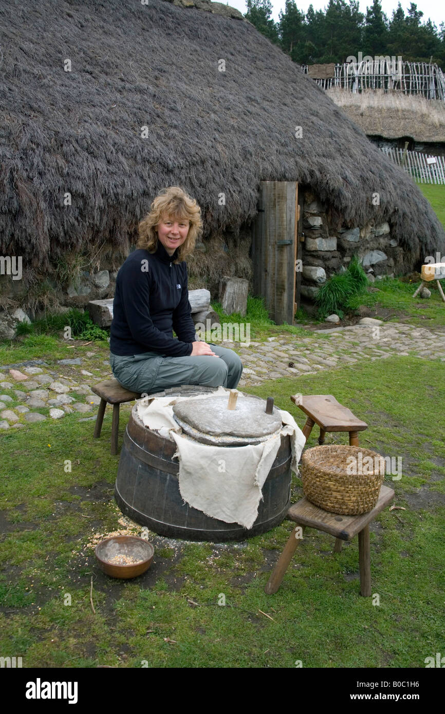 Besucher im Highland folk Museum in der Nähe von Aviemore Schottland Stockfoto