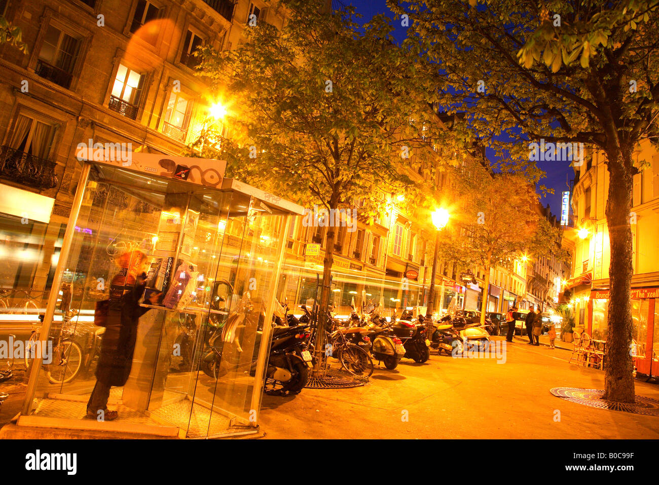 Nachtleben in Paris, Café-Bar und restaurants Stockfoto