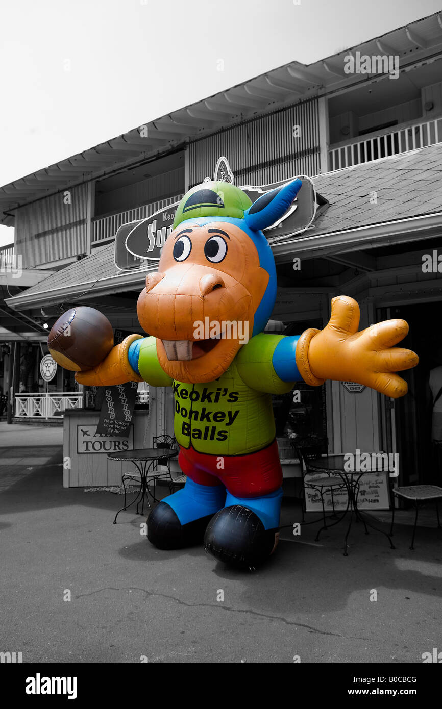 Bild des Keoki s Esel Kugeln Schaufenster einschließlich der riesigen aufblasbaren Esel und ein paar Käufer Laden von außen Stockfoto
