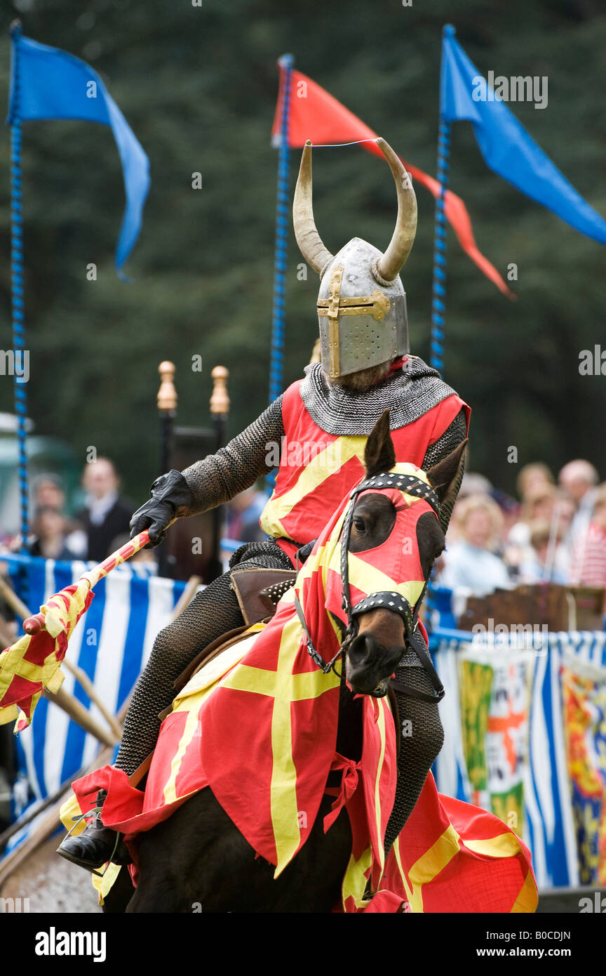 Mittelalterliche Ritterspiele Ritter. Blenheim Palace, Oxfordshire, England Stockfoto