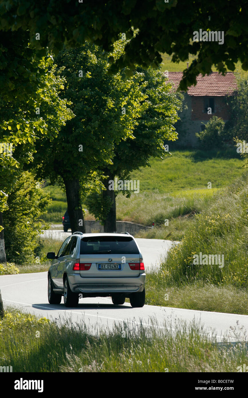 Autofahrt in der italienischen Landschaft in der Nähe von Turin Stockfoto