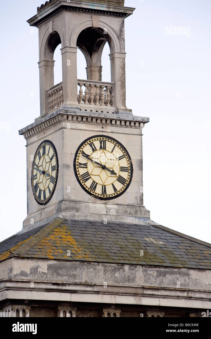 Detail der Clock Tower mit Blick auf Hafen von Ramsgate Stockfoto