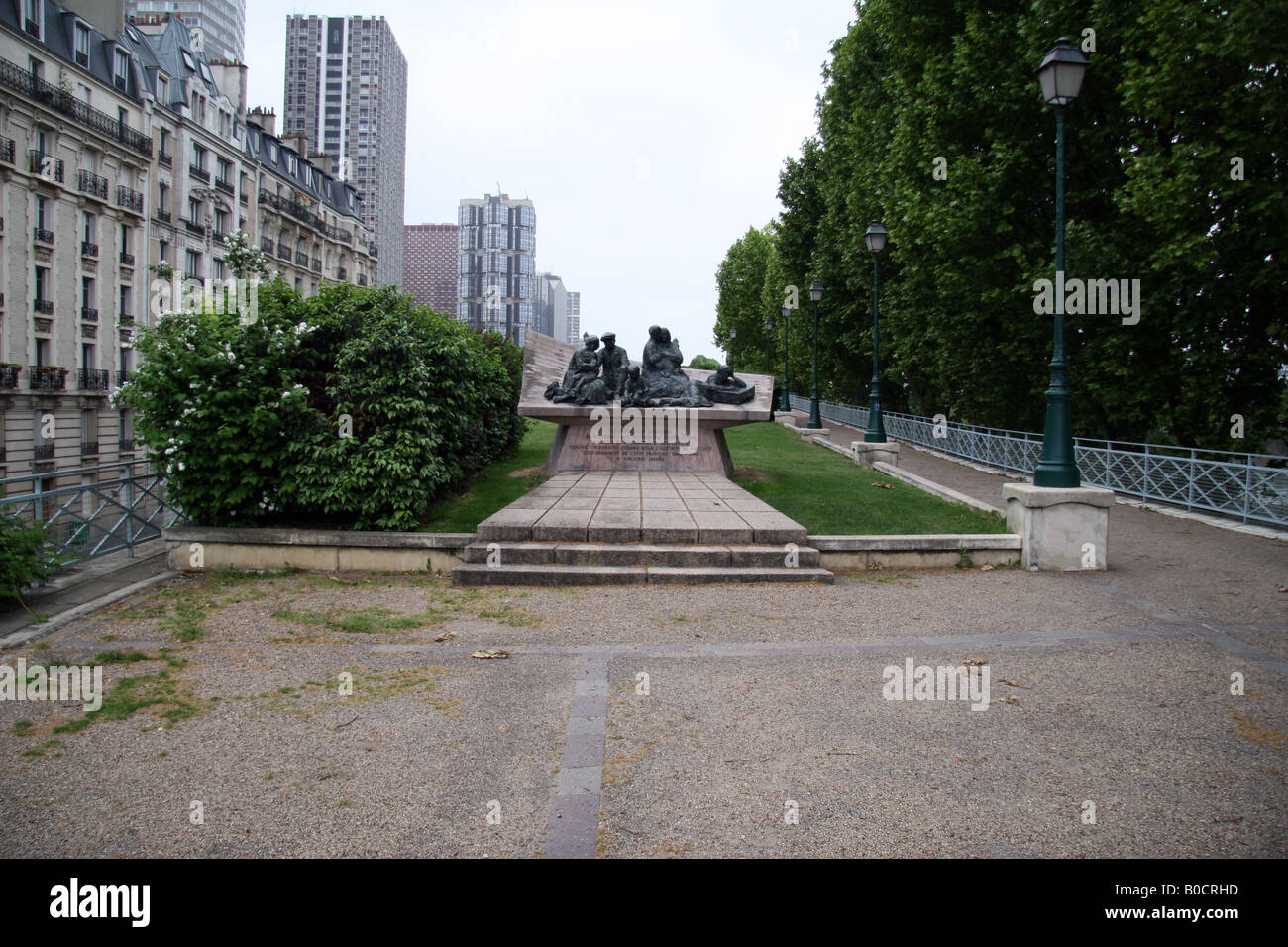 Das Monument De La Deportation am Quai de Grenelle, an den Ufern des