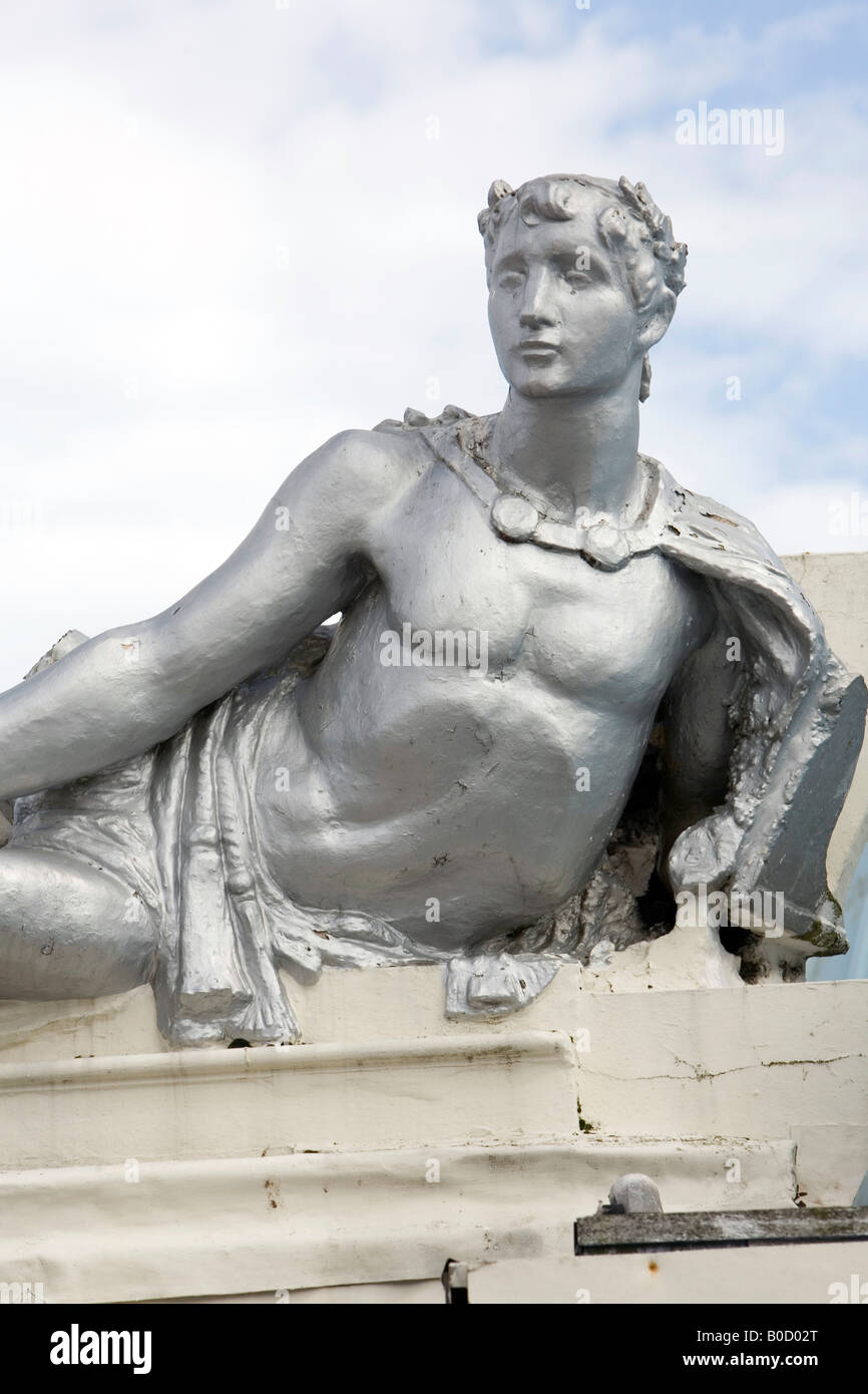 Statue auf maritime Gebäude Ramsgate Hafen Kent UK Stockfoto