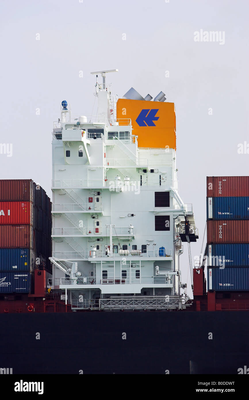 Container-Schiff Aufbau mit Brücke und Crew Viertel Stockfoto