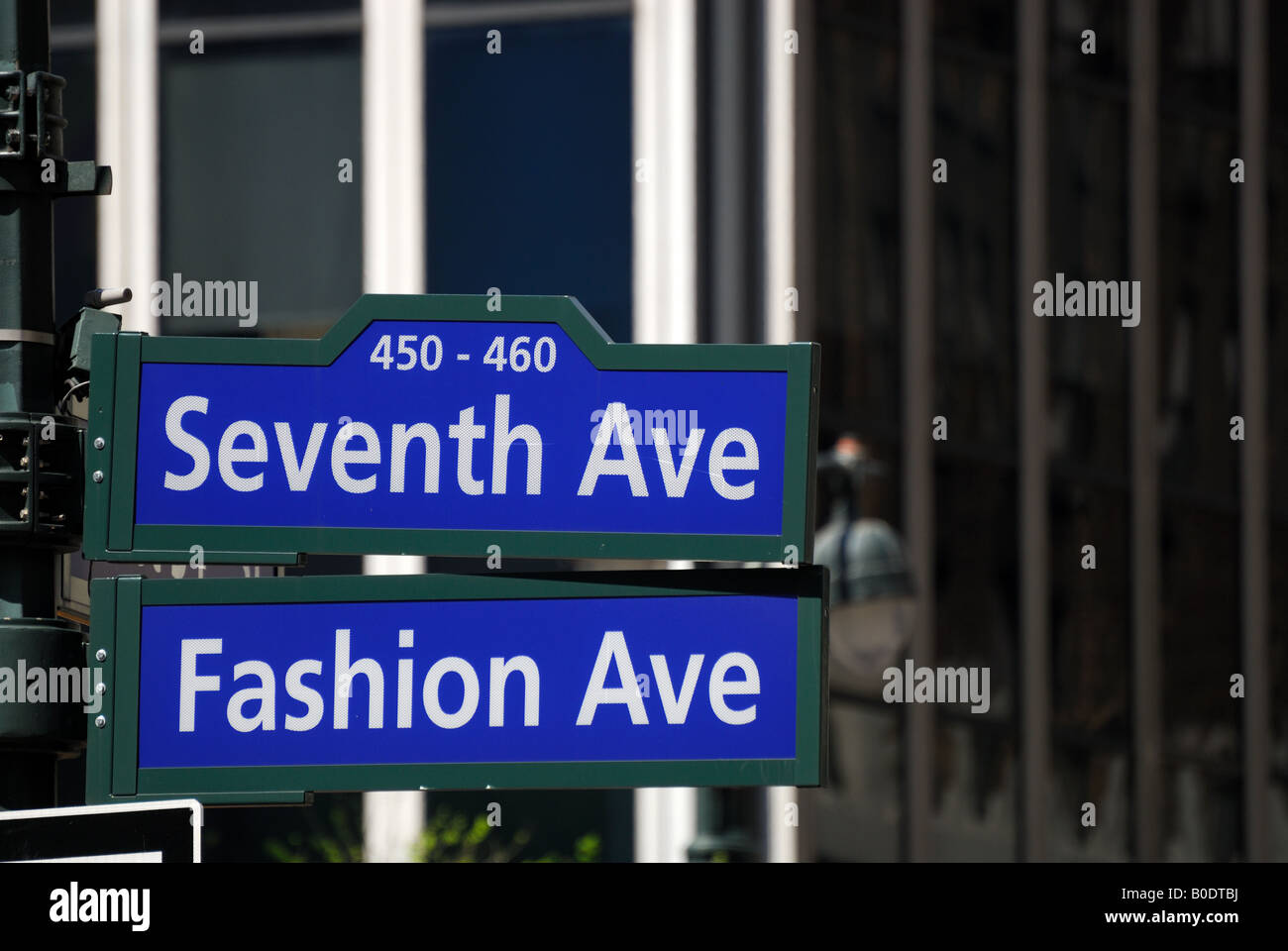 Straßenschild der Fashion Avenue und Seventh Avenue in New York City Stockfoto