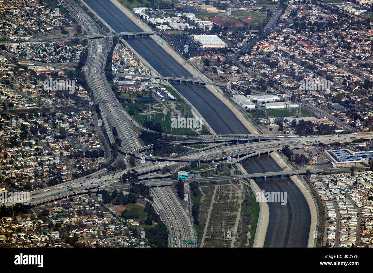 Antenne über dem Bach Deich Los Angeles LA California Stockfoto