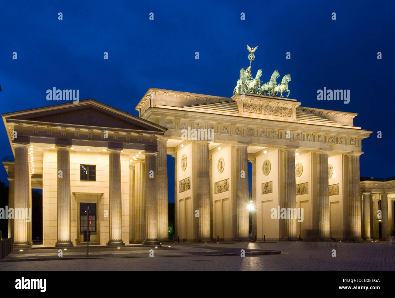 Brandenburger Tor von Nacht-Berlin-Deutschland Stockfoto