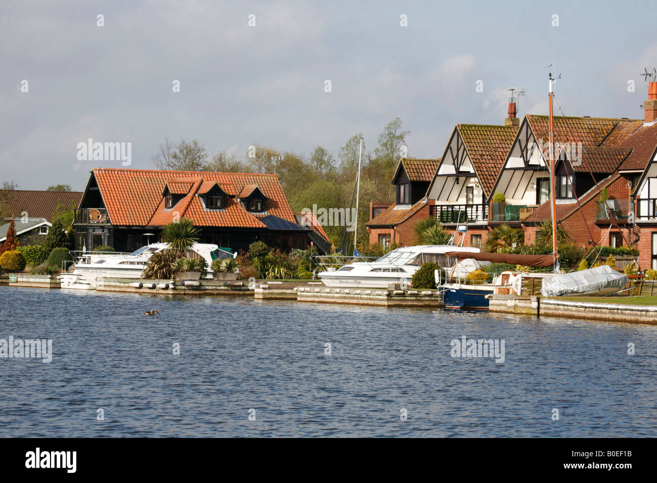 Luxus am Wasser Häuser River Bure Horning Stockfoto