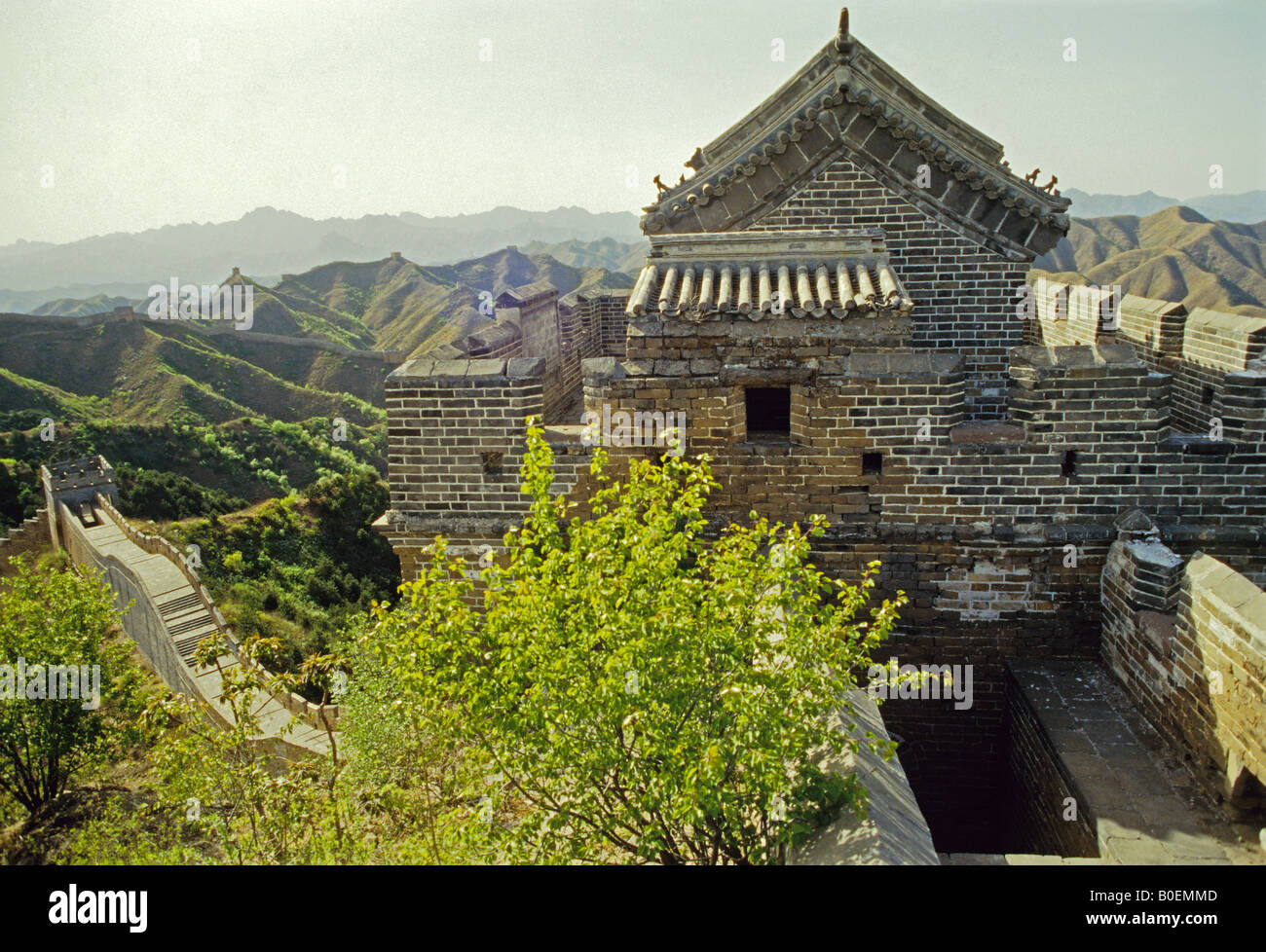 Auf der großen Mauer bei Jinshanling-Kaserne in der Provinz Hebei Stockfoto