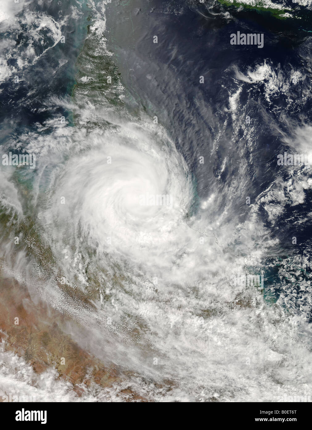 Tropischer Zyklon Larry vor der nordöstlichen Küste von Australien am 18. März 2006 gebildet. Stockfoto
