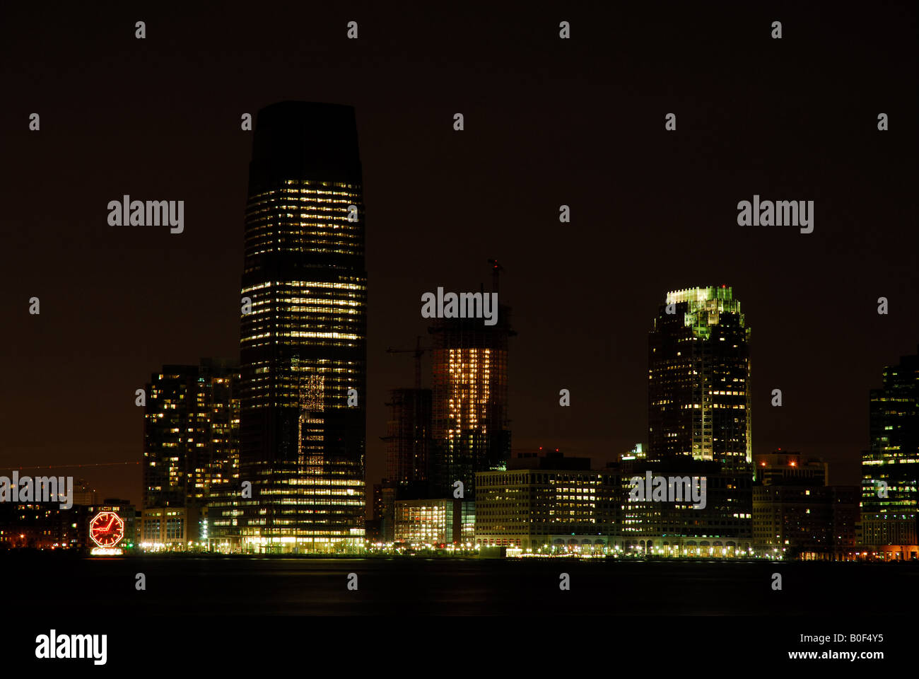 New Jersey-Skyline bei Nacht Stockfoto