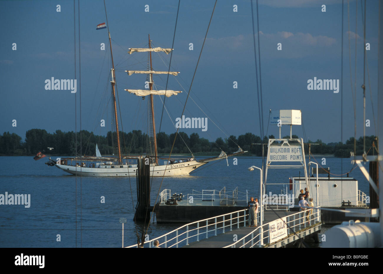 Fähranleger am Willkommhoeft (Willkommen Anlage für die ankommenden Schiffe) in Schulau Vorort von Hamburg, Deutschland Stockfoto