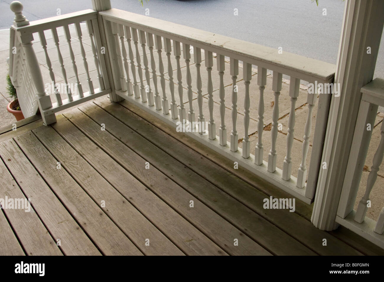 Veranda Geländer auf alten Haus in Providence, Rhode Island Stockfotografie  - Alamy