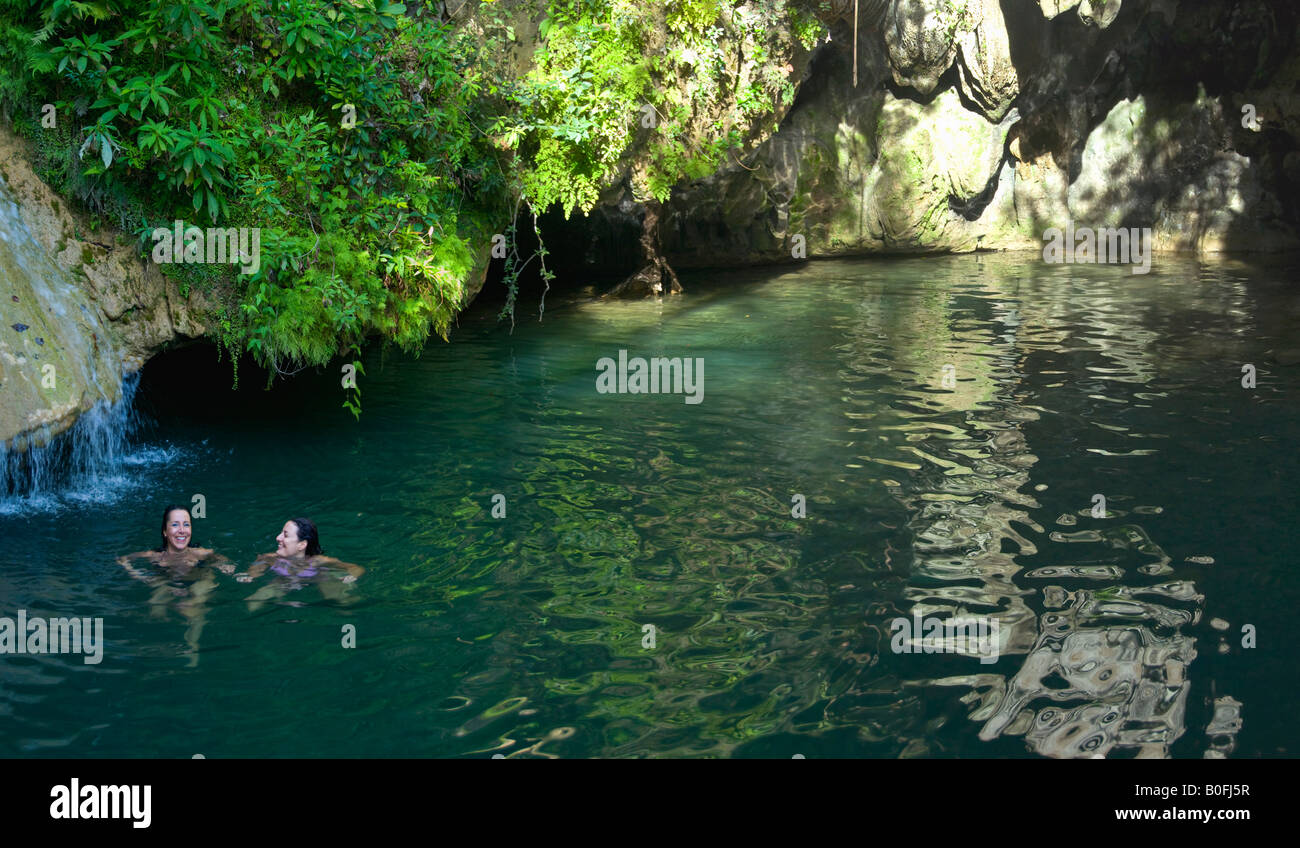 Baden in natürlichen Quellwasser Trinidad Kuba Stockfoto