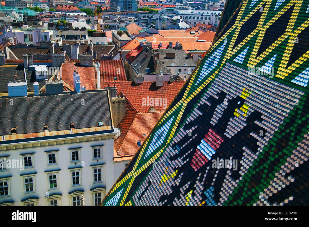 Stephansdom mit anderen historischen Gebäuden Wien Österreich Stockfoto
