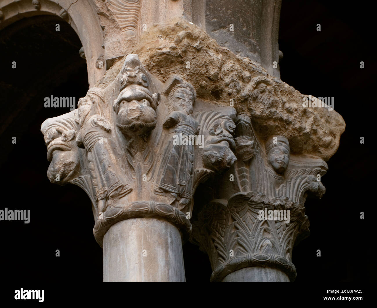 Hauptstädte der Kreuzgang Kloster Sta Maria Ripoll Girona Spanien Stockfoto