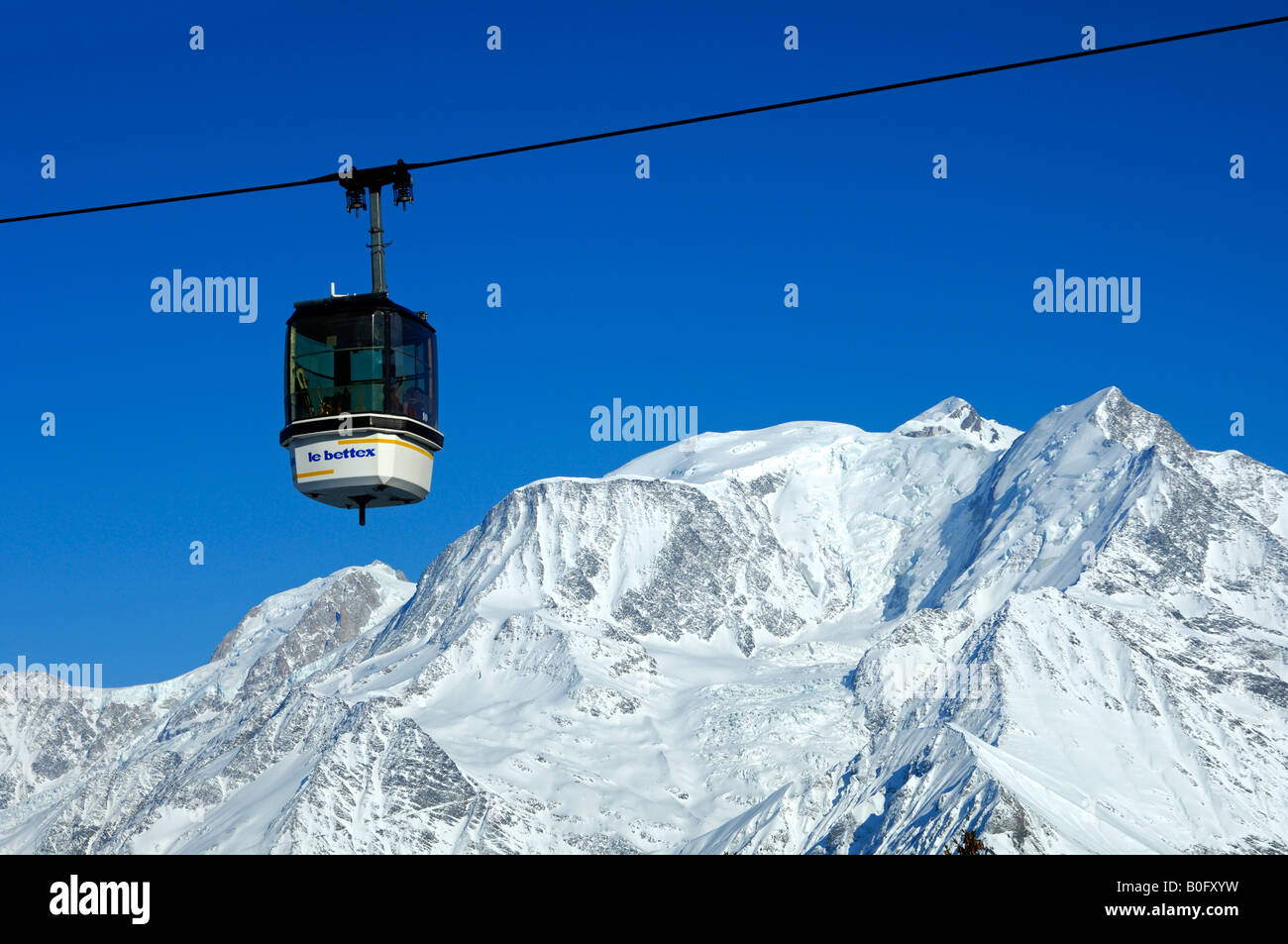 Seilbahn Bettex Arbois gegen das Massiv des Mont Blanc, Saint-Gervais Mont-Blanc, Haute Savoie, Frankreich Stockfoto