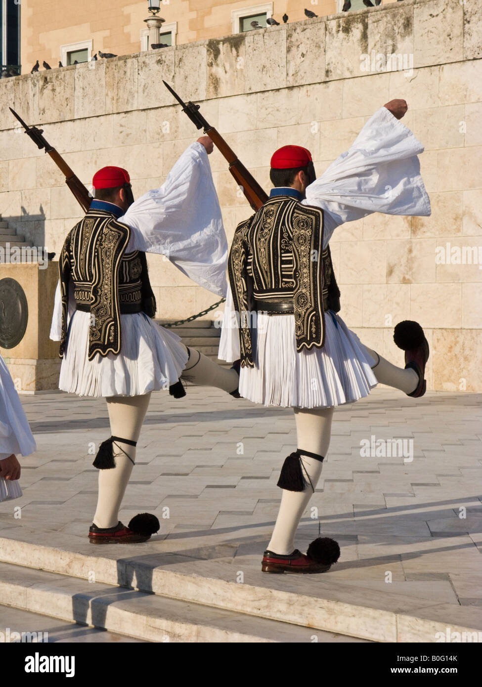 Evzonen marschieren bei Wachablösung, griechische Parlament, Athen Stockfoto